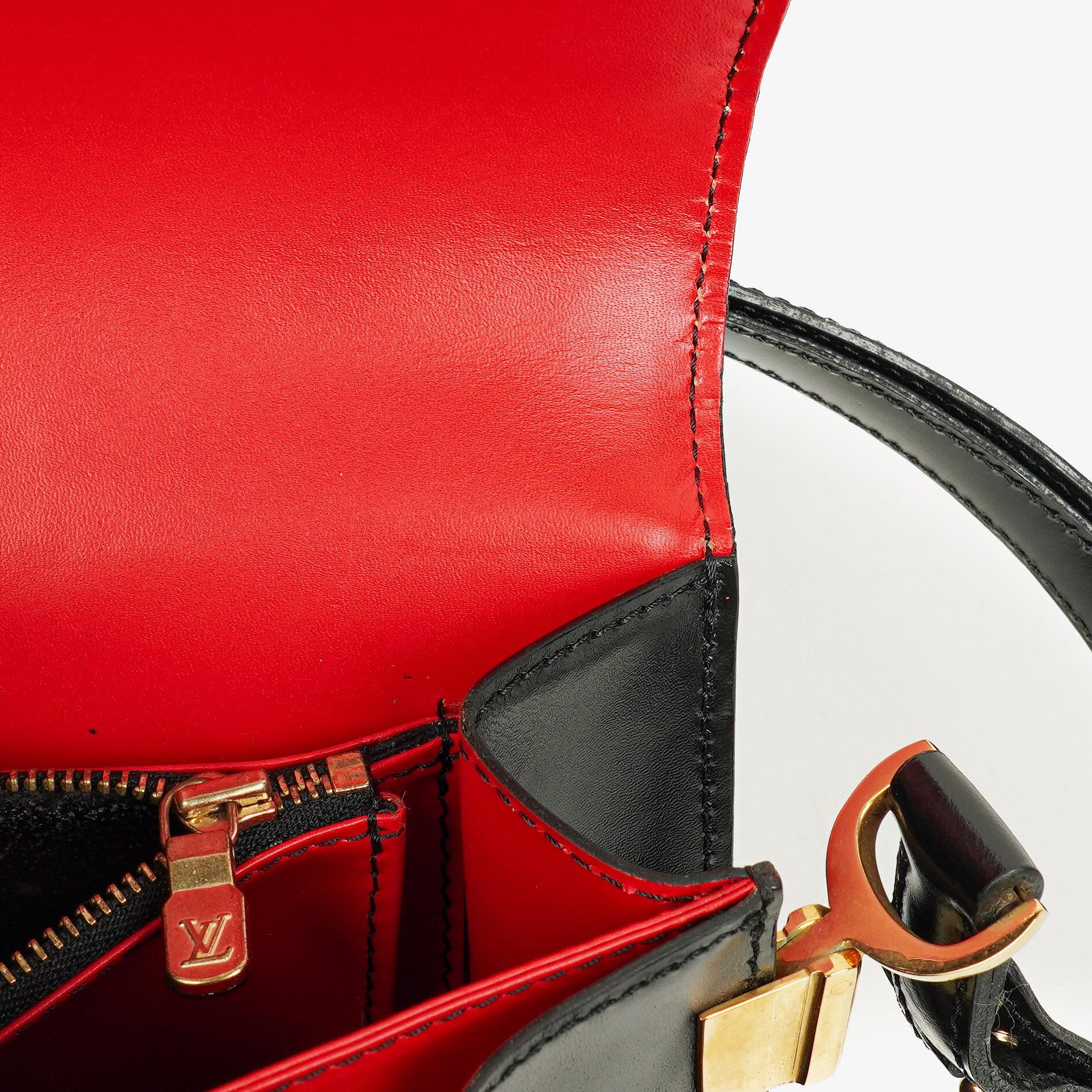 Louis Vuitton Hoche Schultertasche aus Epi-Leder in Schwarz und Rot