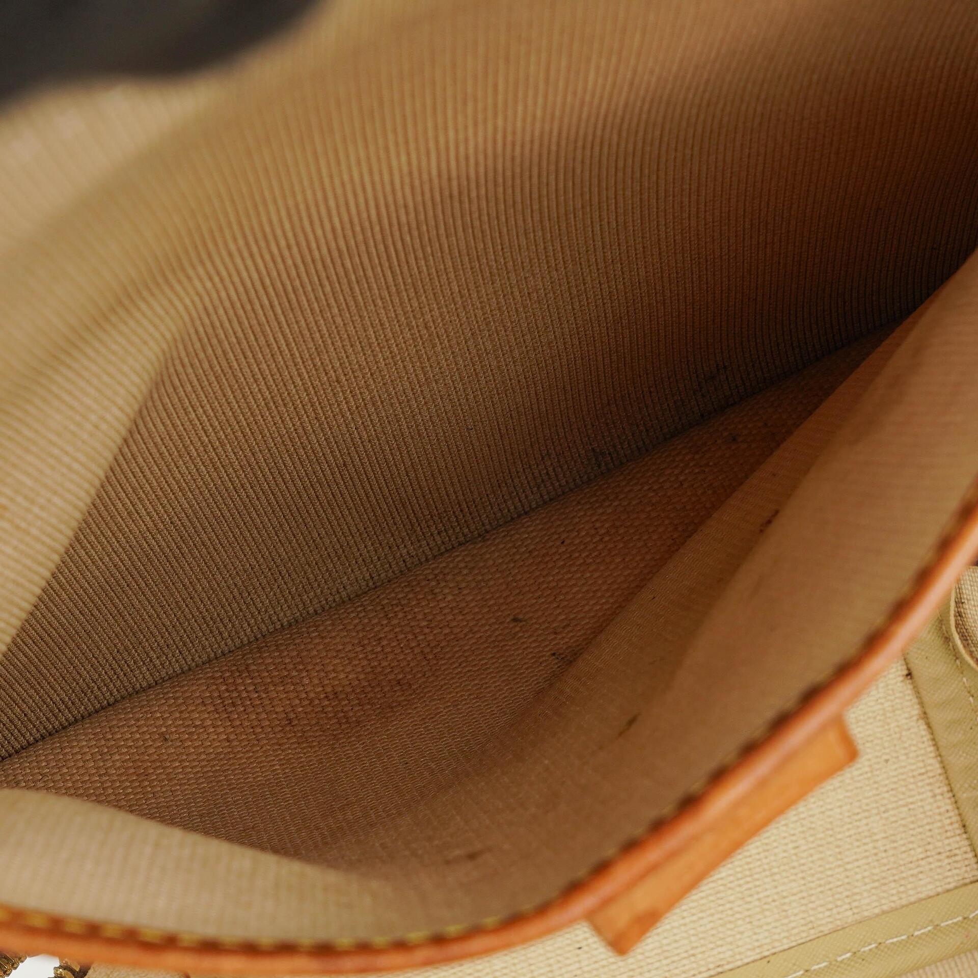 Louis Vuitton Excursion Reisetasche aus Monogram Canvas