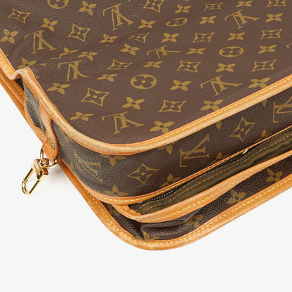 Louis Vuitton Kleidertasche aus Monogram Canvas