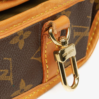 Louis Vuitton Kleidertasche aus Monogram Canvas