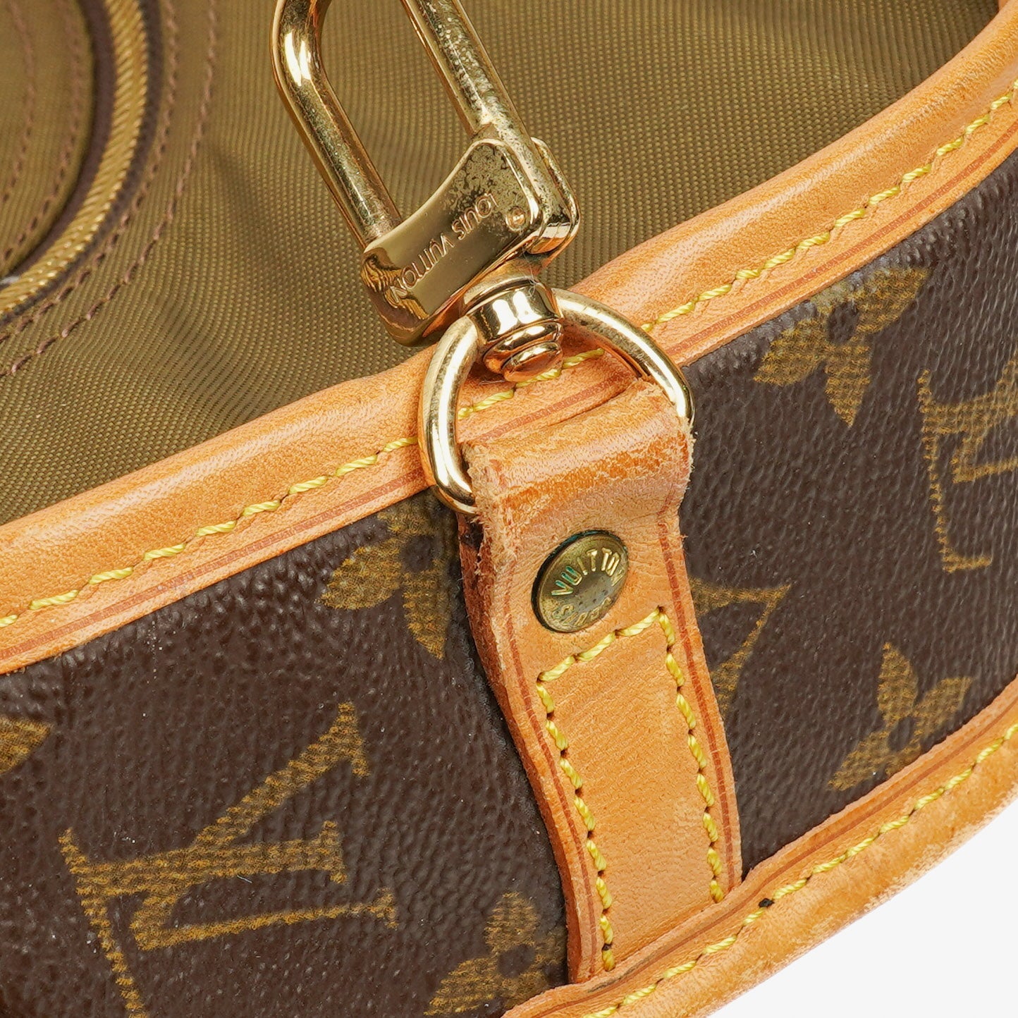 Louis Vuitton Kleidertasche aus Monogram Canvas