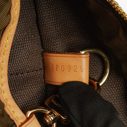 Louis Vuitton Kleidertasche aus Monogram Canvas