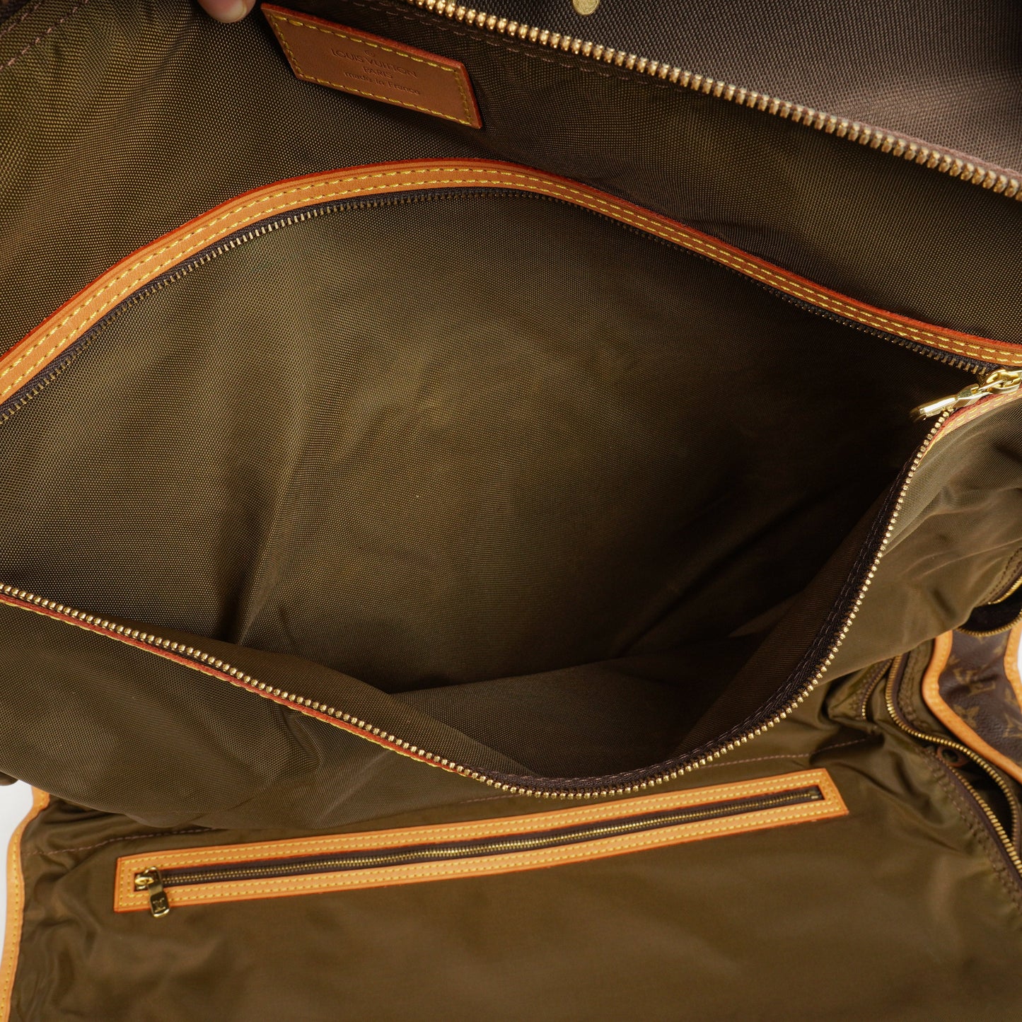 Louis Vuitton Kleidertasche aus Monogram Canvas