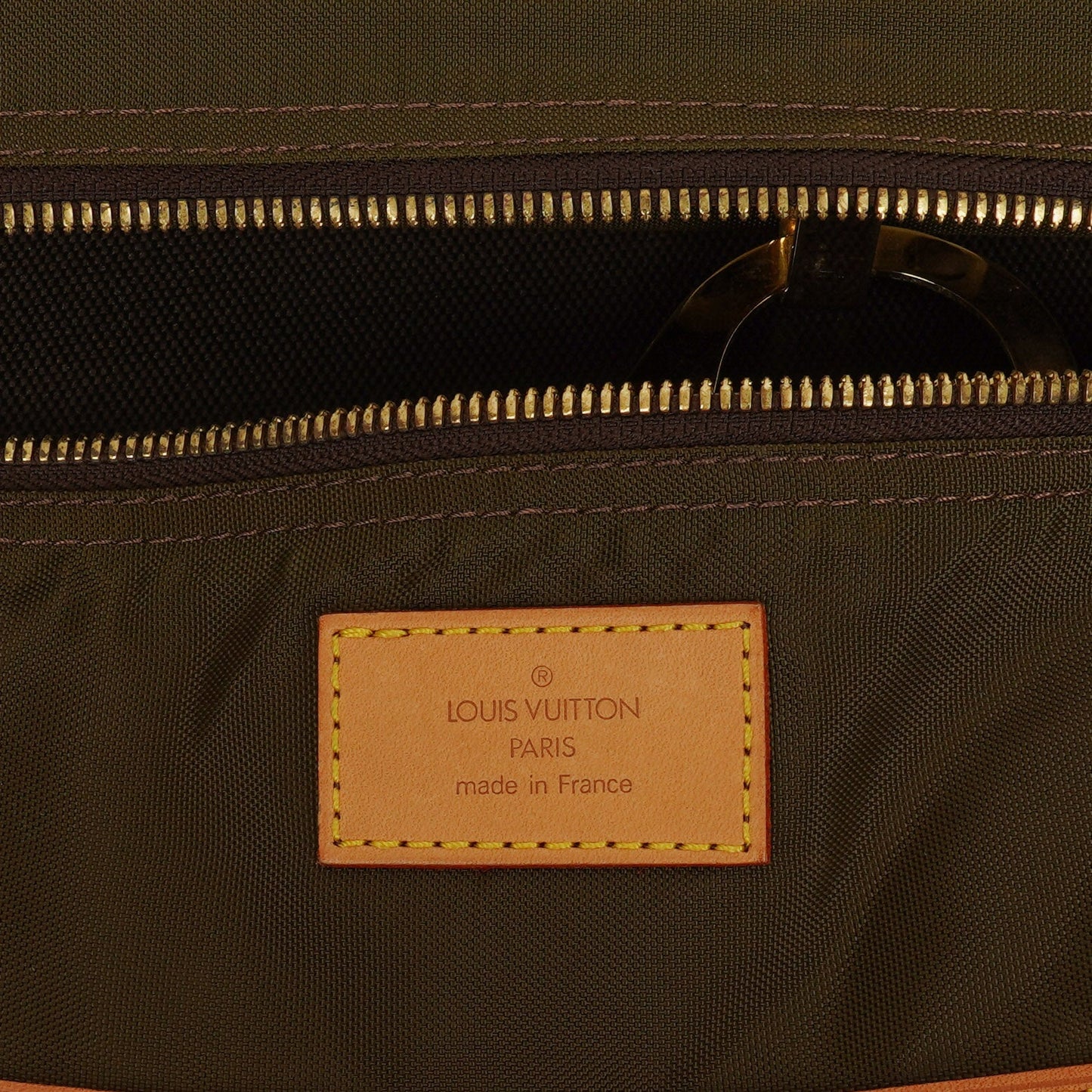 Louis Vuitton Kleidertasche aus Monogram Canvas