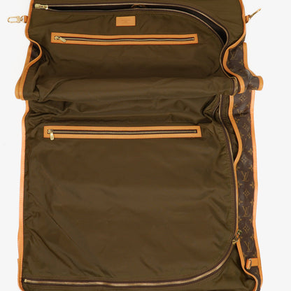 Louis Vuitton Kleidertasche aus Monogram Canvas