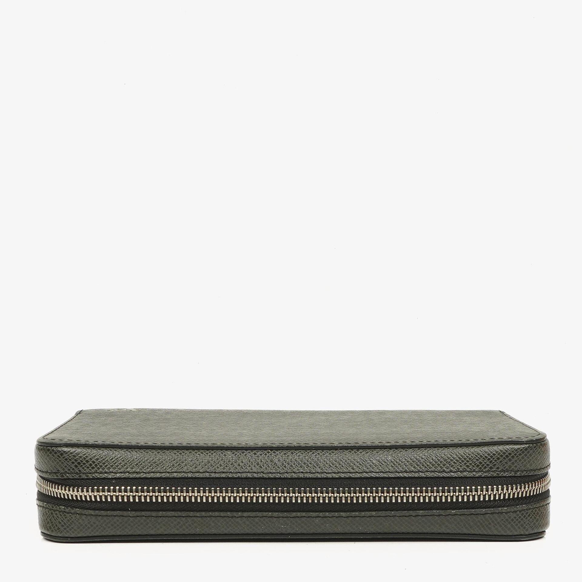Louis Vuitton Glacier Taiga Leder Zippy XL Geldbörse