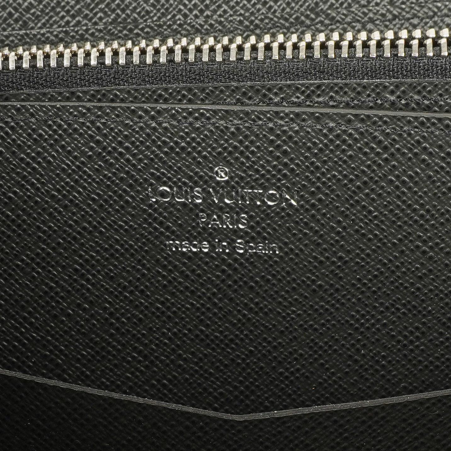 Louis Vuitton Glacier Taiga Leder Zippy XL Geldbörse