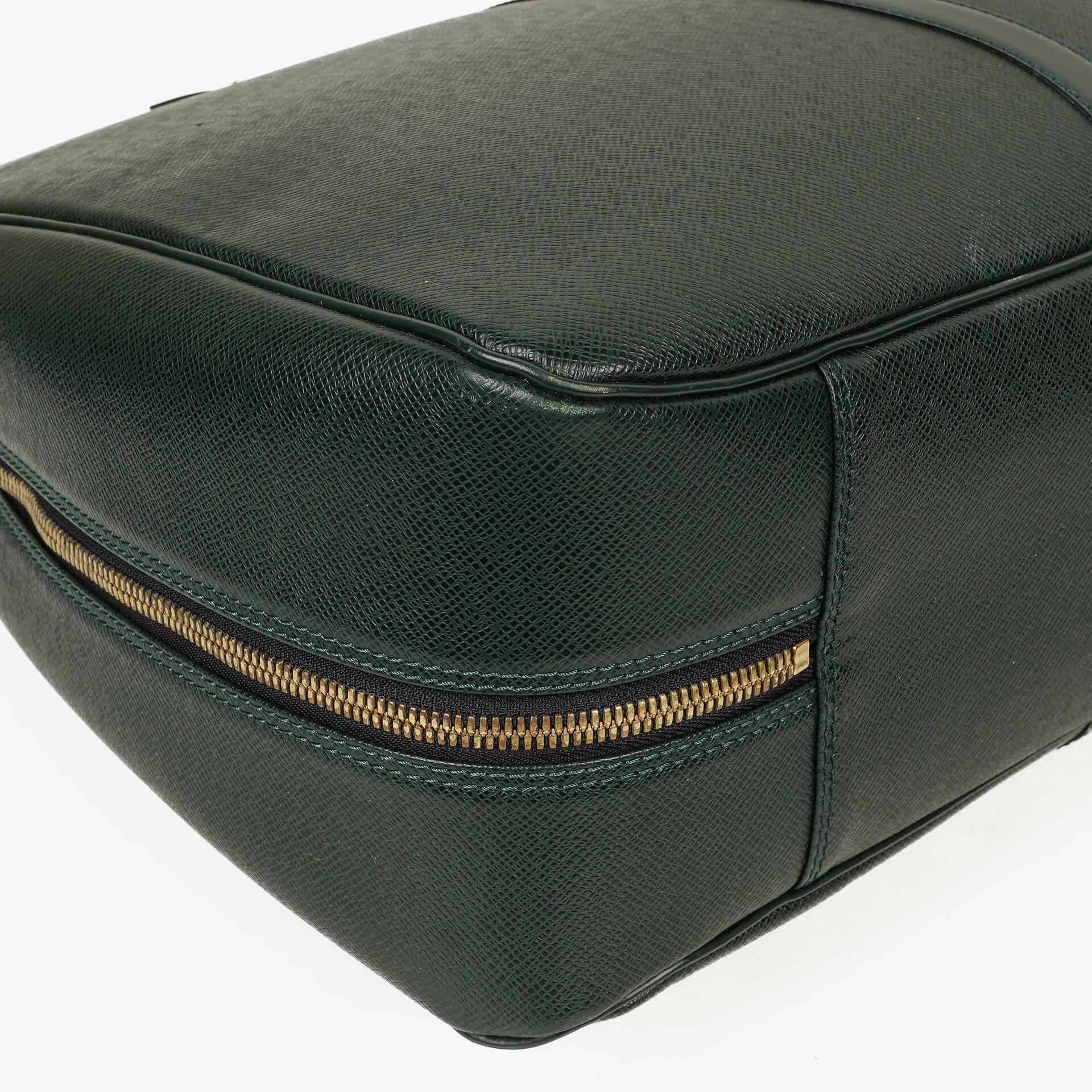 Louis Vuitton Helanga 1 Poche Reisetasche aus Epicea Taiga Leder