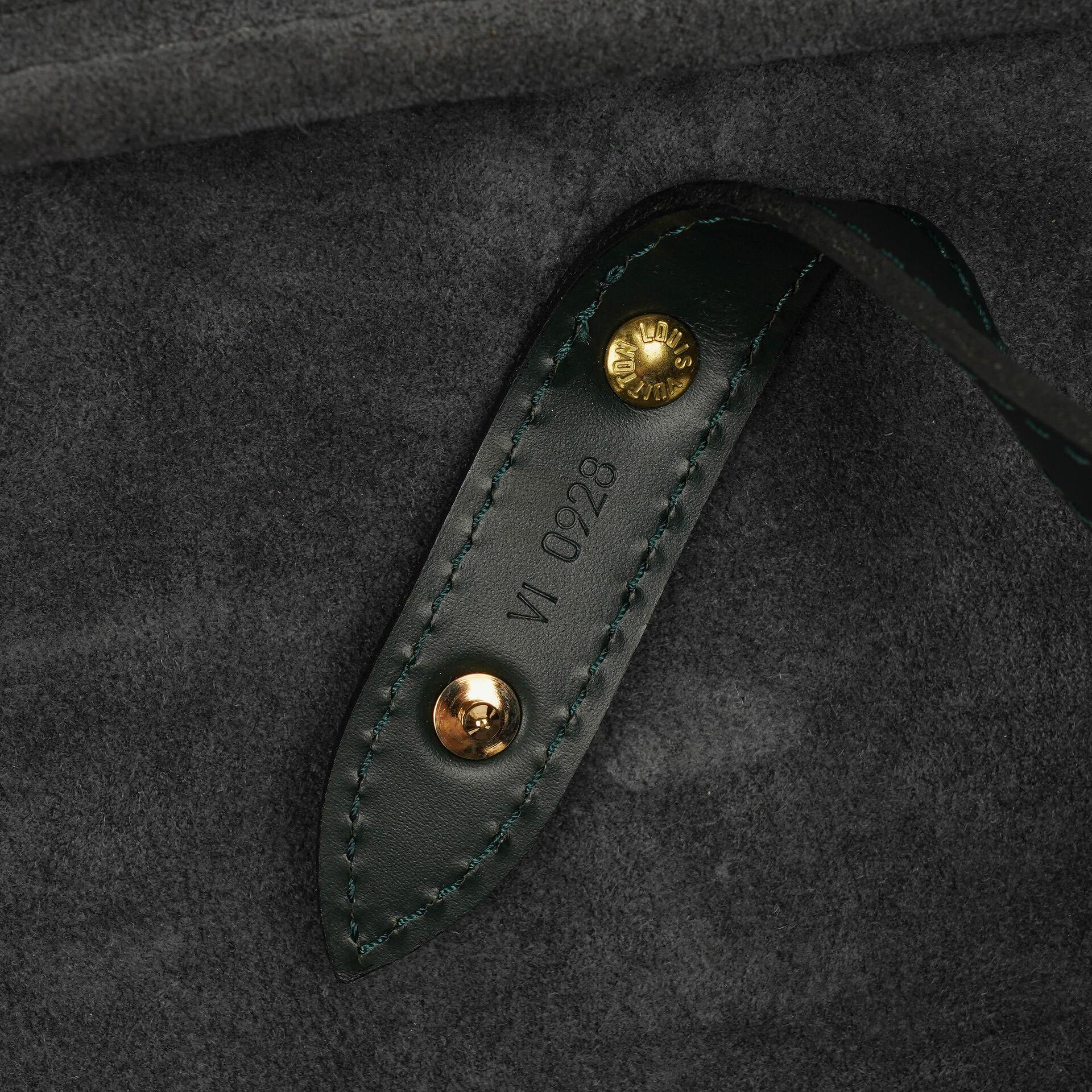Louis Vuitton Helanga 1 Poche Reisetasche aus Epicea Taiga Leder