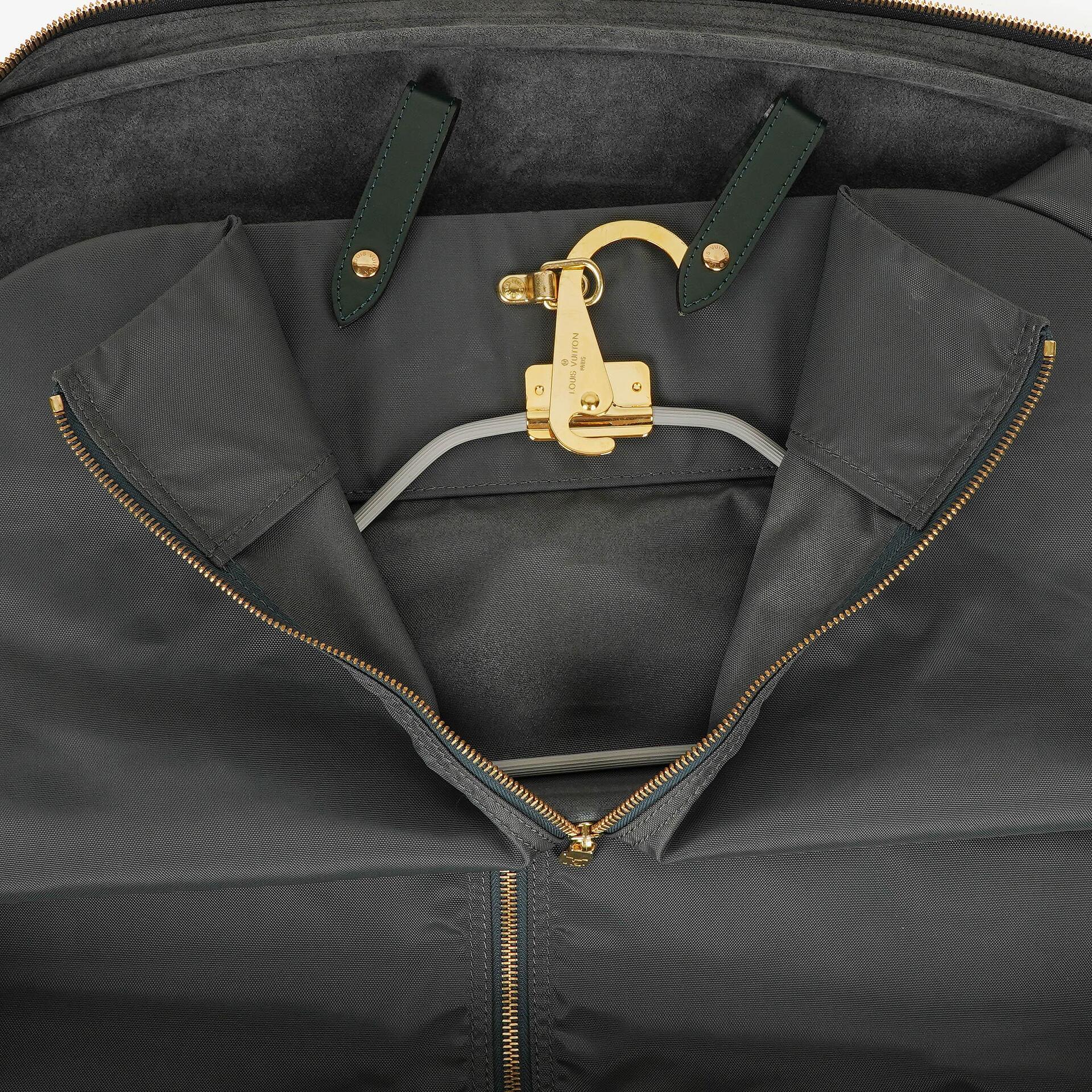 Louis Vuitton Helanga 1 Poche Reisetasche aus Epicea Taiga Leder