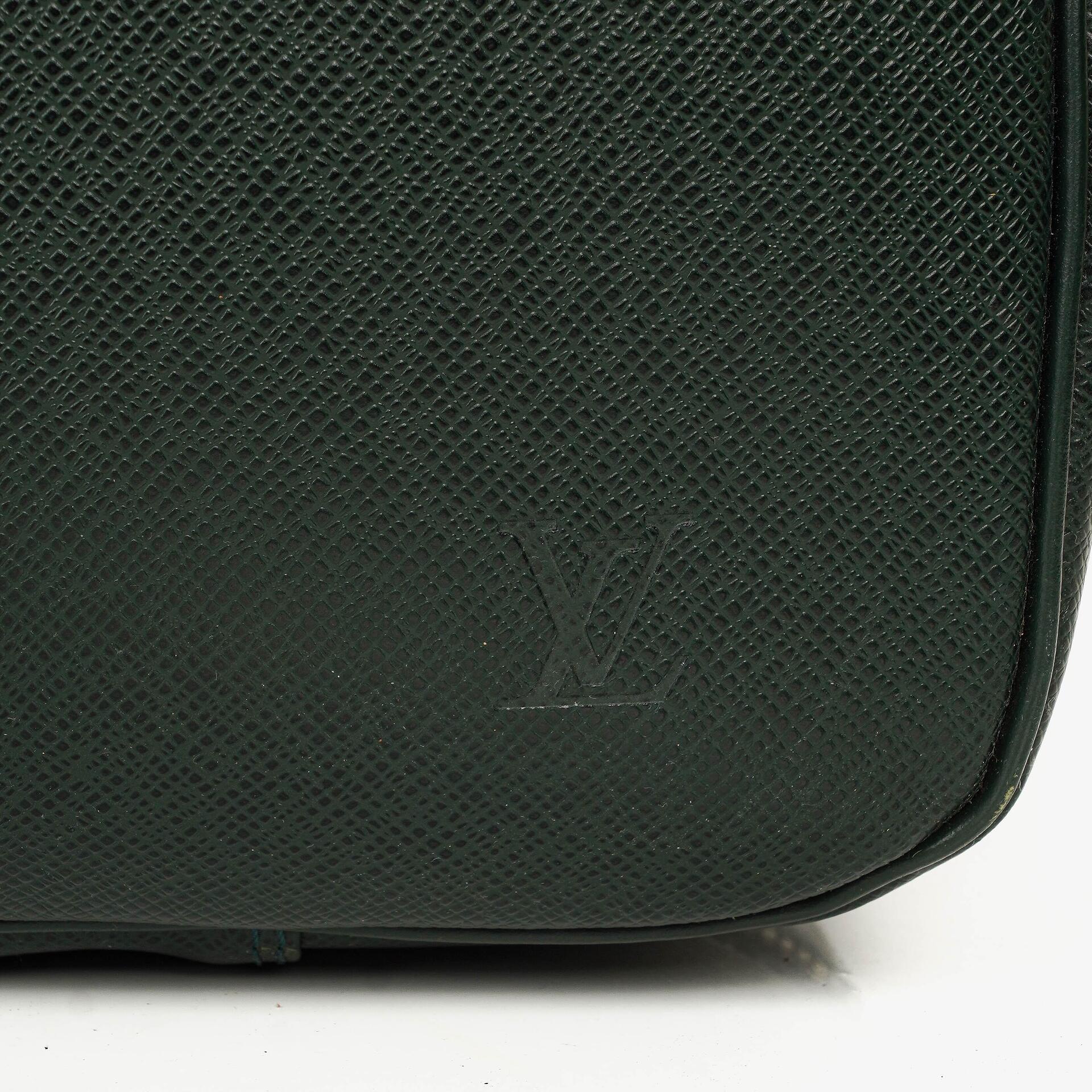 Louis Vuitton Helanga 1 Poche Reisetasche aus Epicea Taiga Leder
