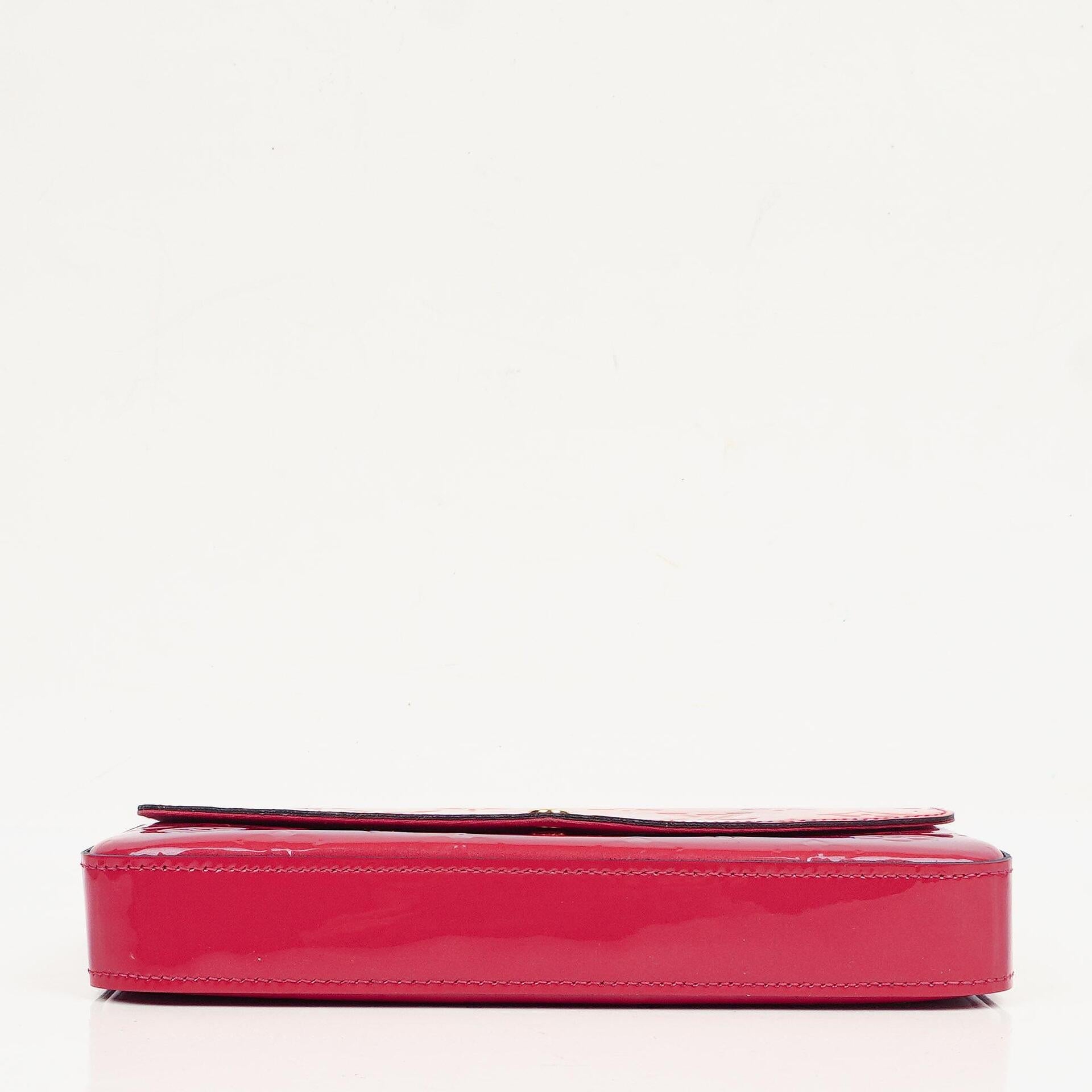 Louis Vuitton Felicie Pochette Kettenbörse aus knallpinkem Vernis