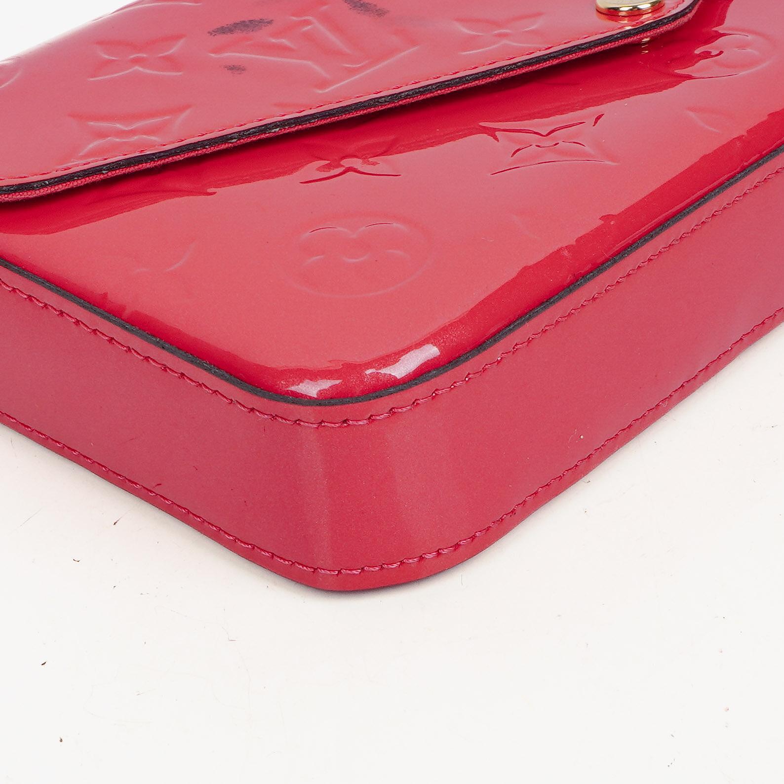 Louis Vuitton Felicie Pochette Kettenbörse aus knallpinkem Vernis