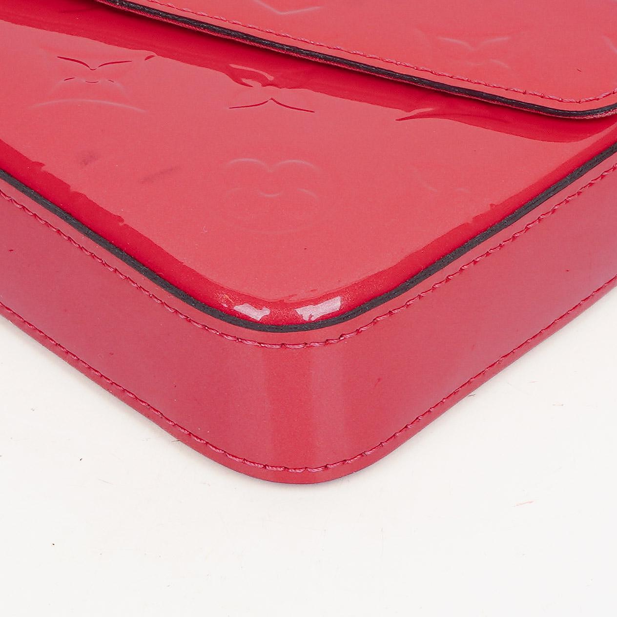 Louis Vuitton Felicie Pochette Kettenbörse aus knallpinkem Vernis