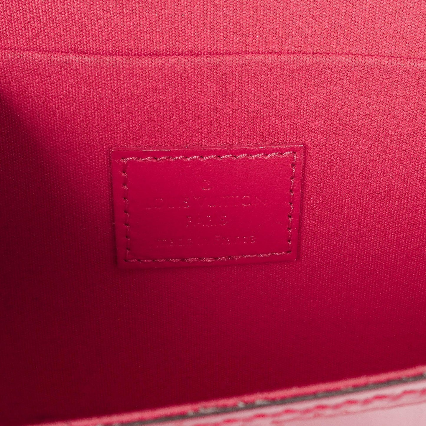 Louis Vuitton Felicie Pochette Kettenbörse aus knallpinkem Vernis