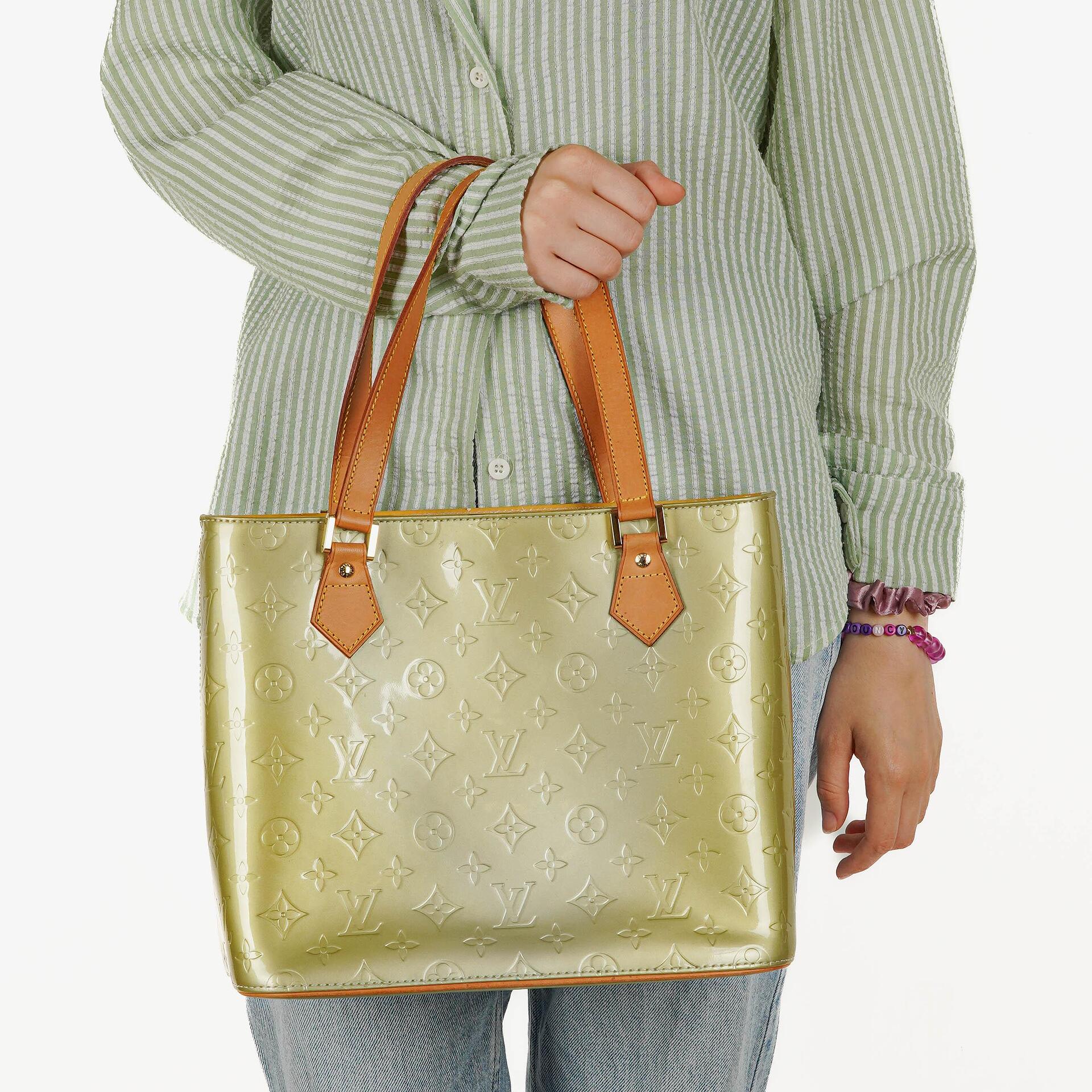 Louis Vuitton Houston Schultertasche aus grünem Vernis