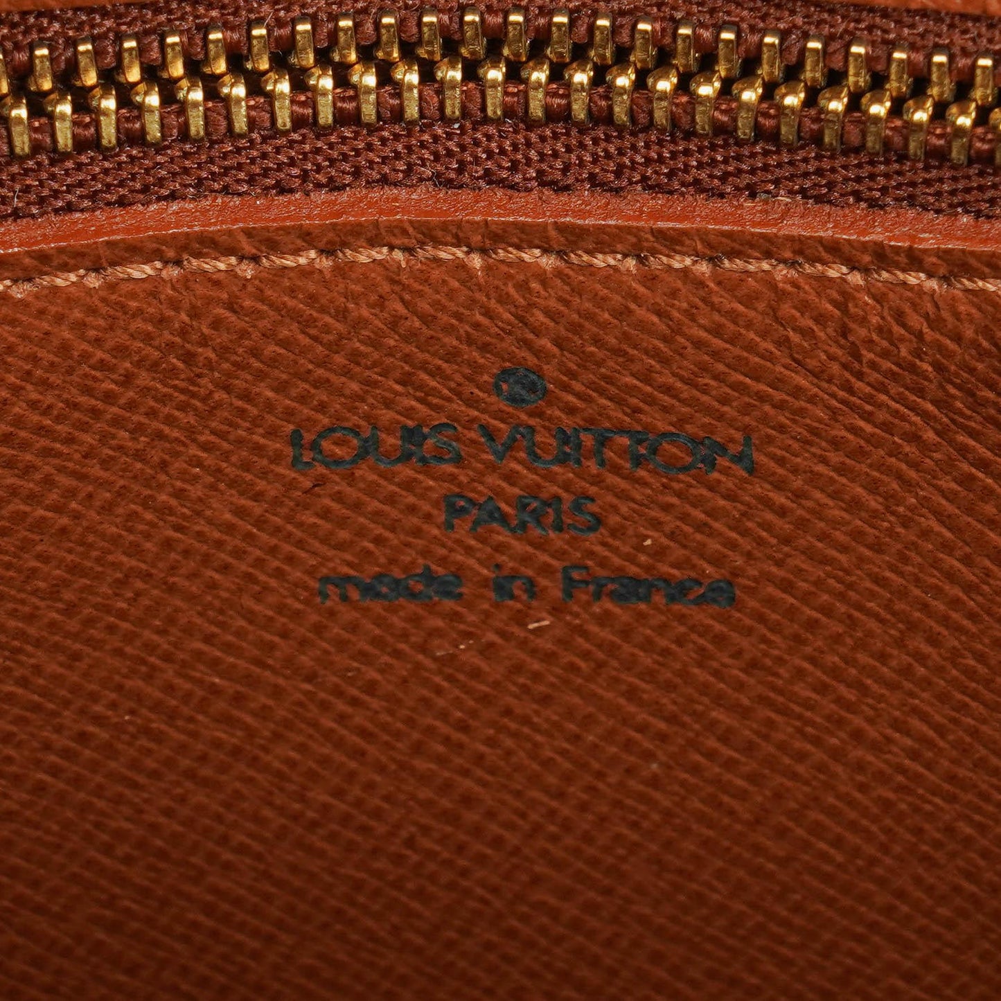Louis Vuitton Jeune Fille GM Umhängetasche aus Monogramm Canvas