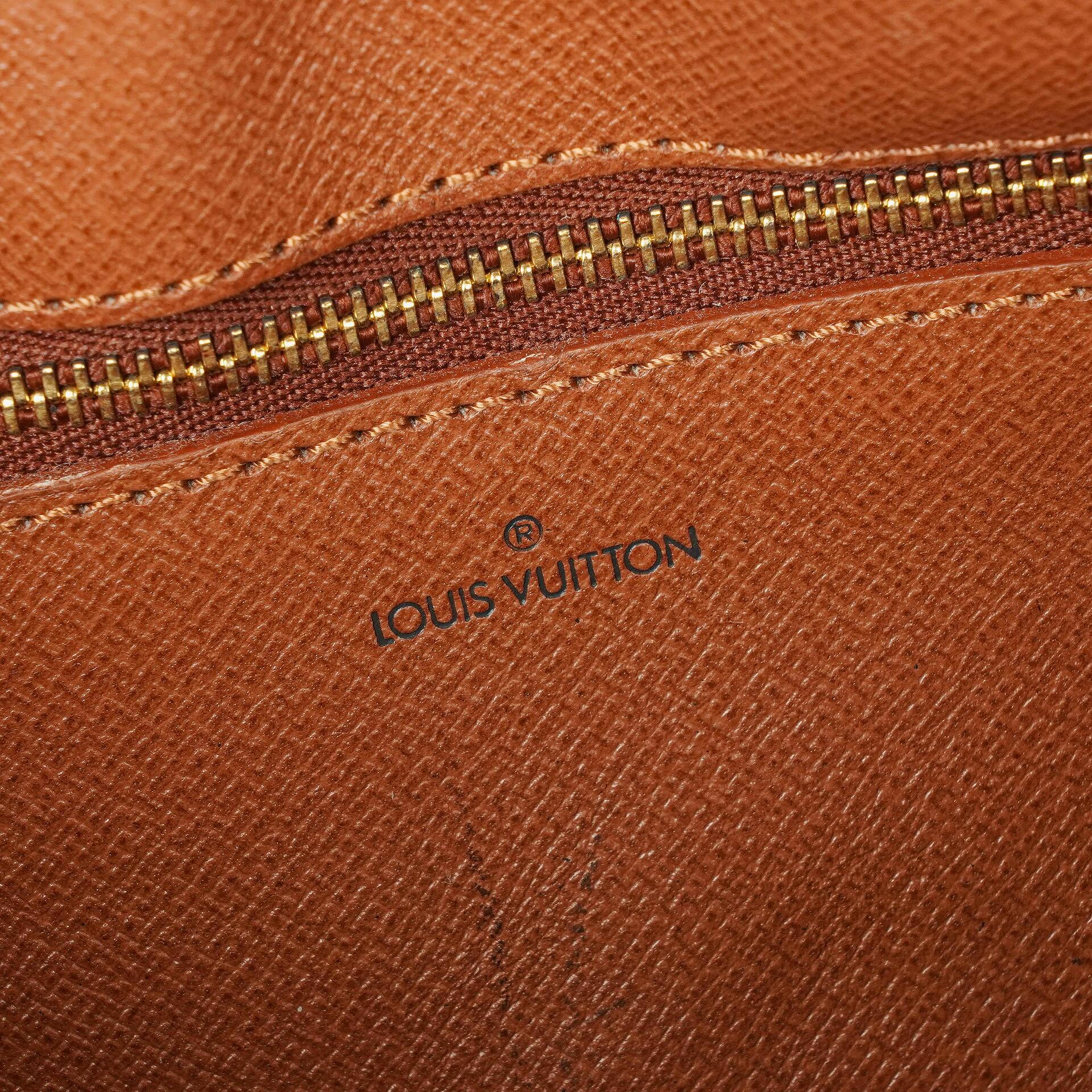 Louis Vuitton Jeune Fille MM Umhängetasche aus Monogram Canvas