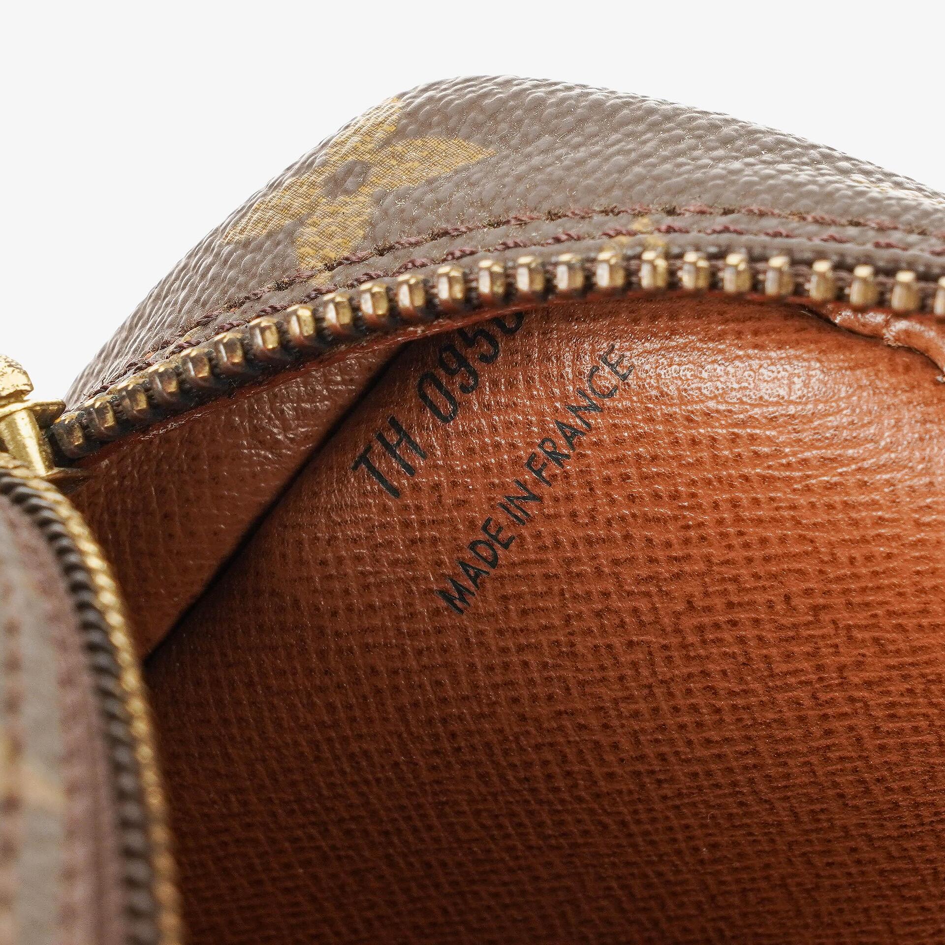Louis Vuitton Jeune Fille MM Umhängetasche aus Monogram Canvas