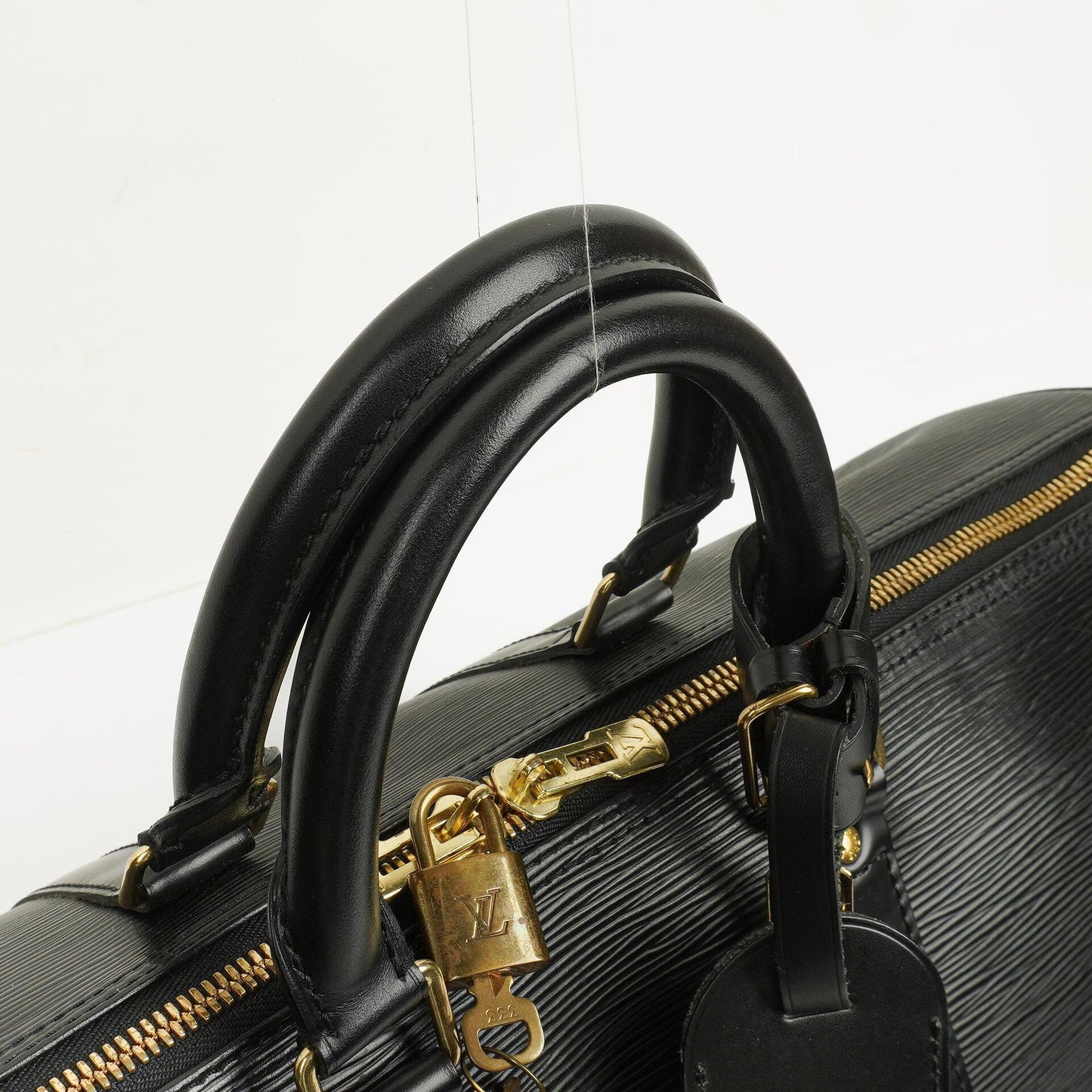 Louis Vuitton Keepall 45 Reisetasche aus schwarzem Epi-Leder