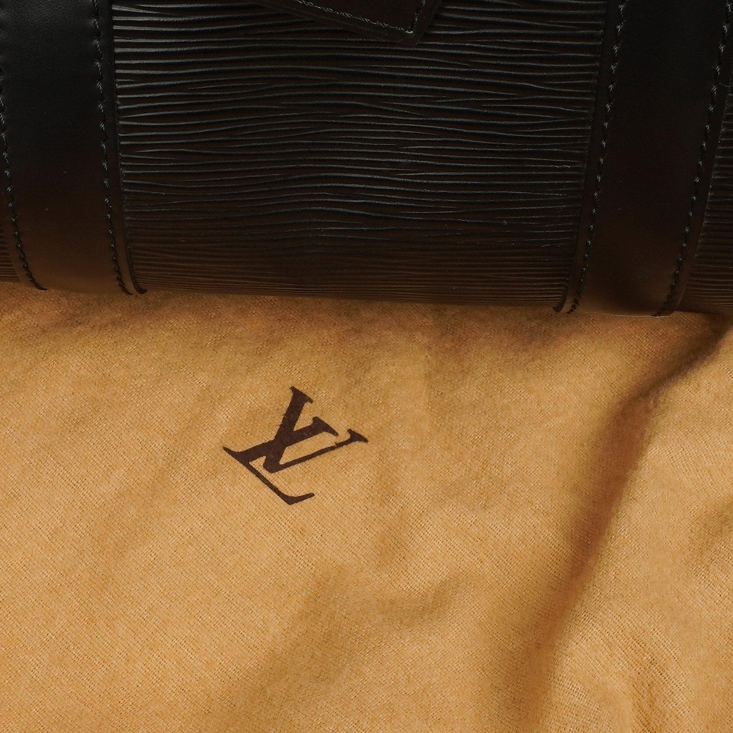 Louis Vuitton Keepall 45 Reisetasche aus schwarzem Epi-Leder