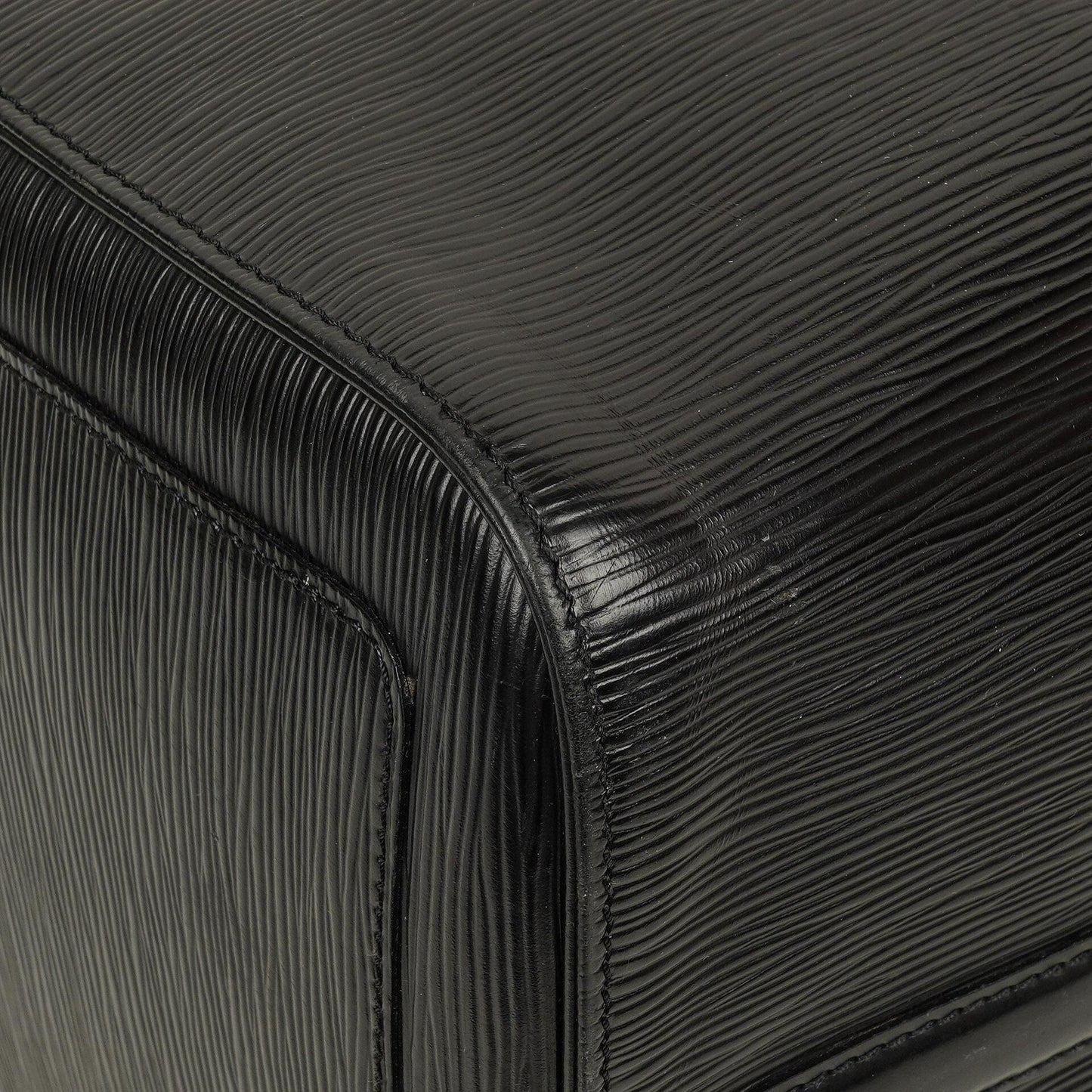 Louis Vuitton Keepall 45 Reisetasche aus schwarzem Epi Leder
