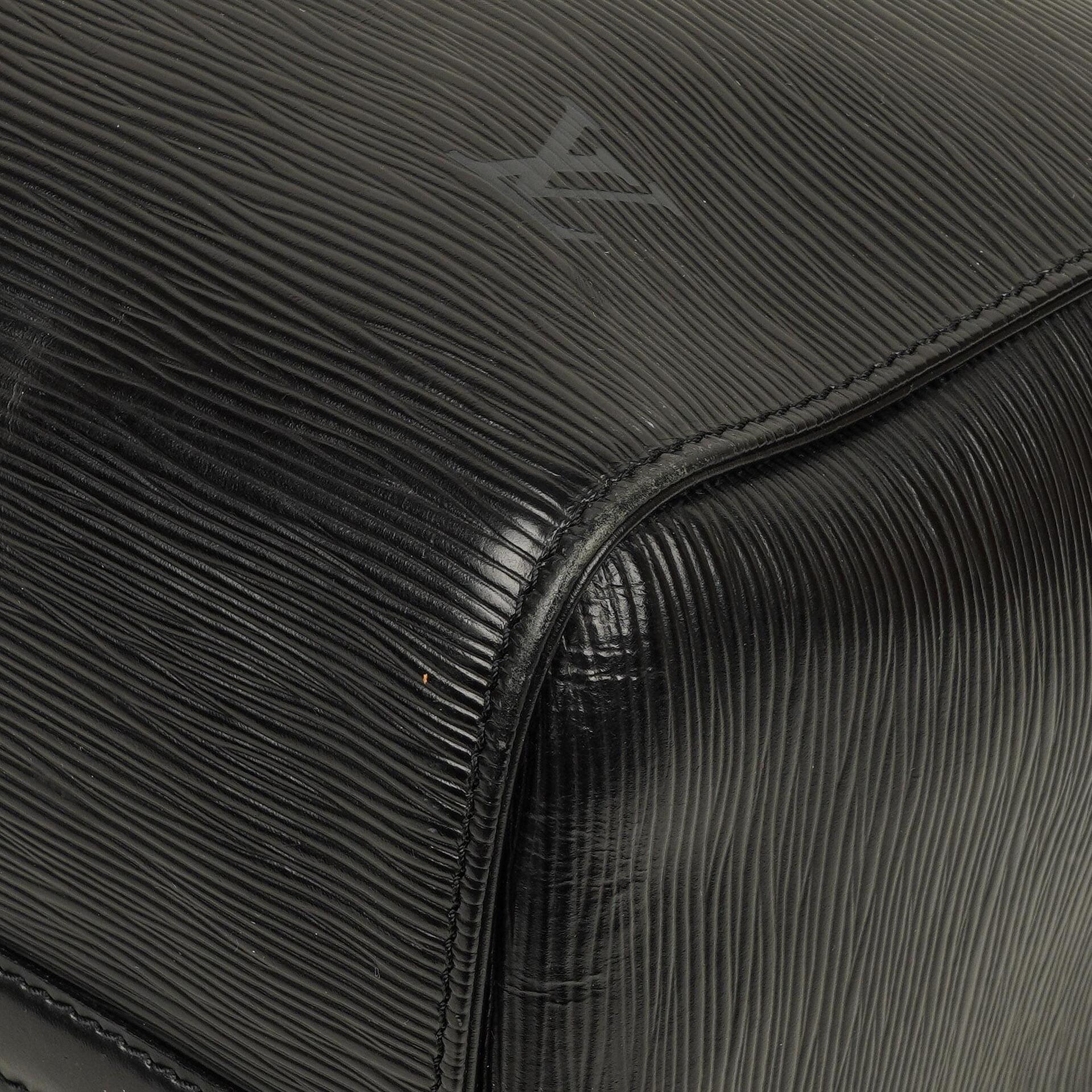 Louis Vuitton Keepall 45 Reisetasche aus schwarzem Epi Leder