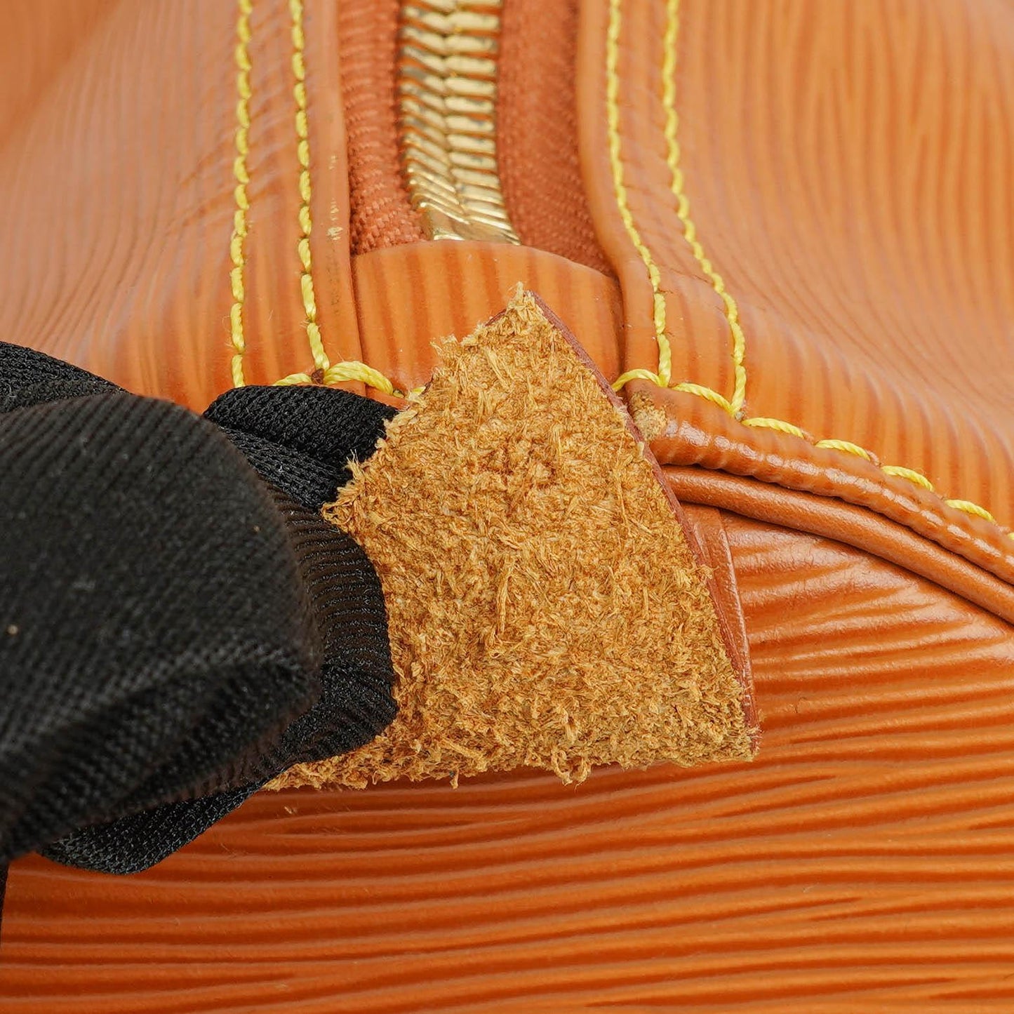Louis Vuitton Keepall 45 Reisetasche aus cognacfarbenem Epi Leder