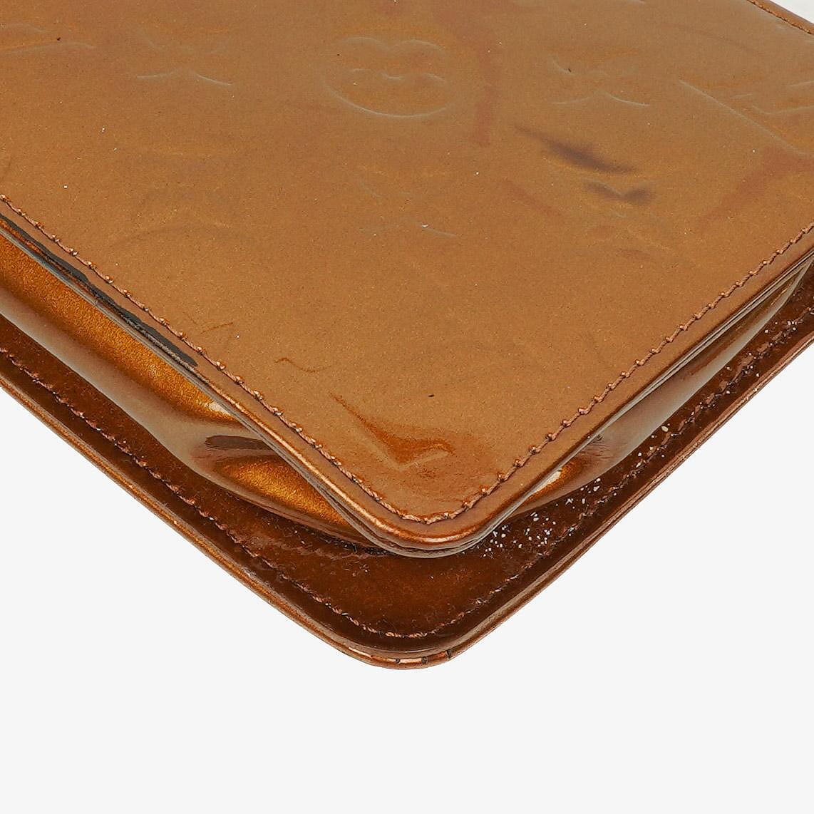 Louis Vuitton Lexington Clutch Tasche aus braunem Monogram Vernis