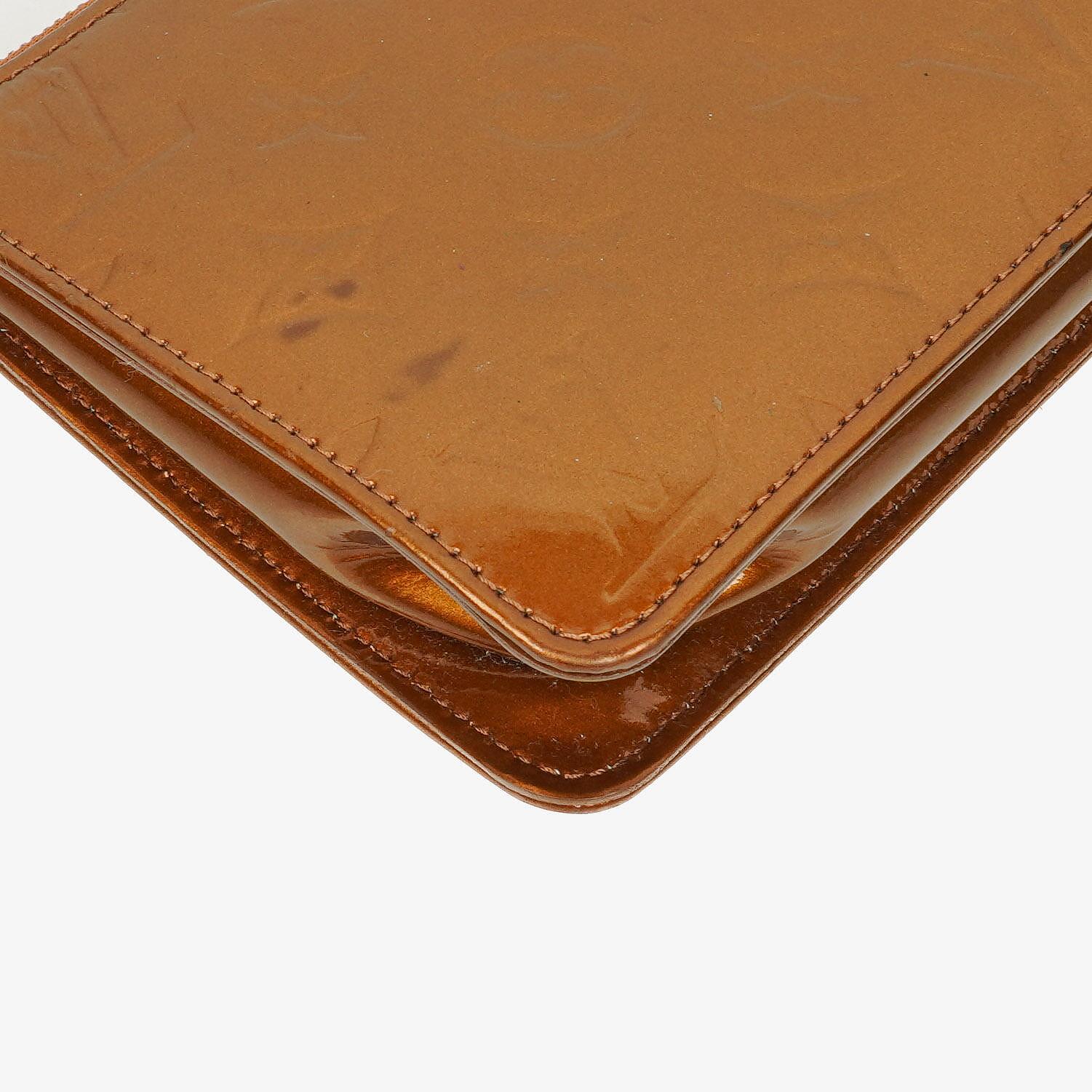 Louis Vuitton Lexington Clutch Tasche aus braunem Monogram Vernis