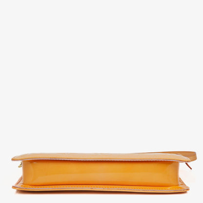 Louis Vuitton Lexington Clutch-Handtasche aus Monogram Vernis
