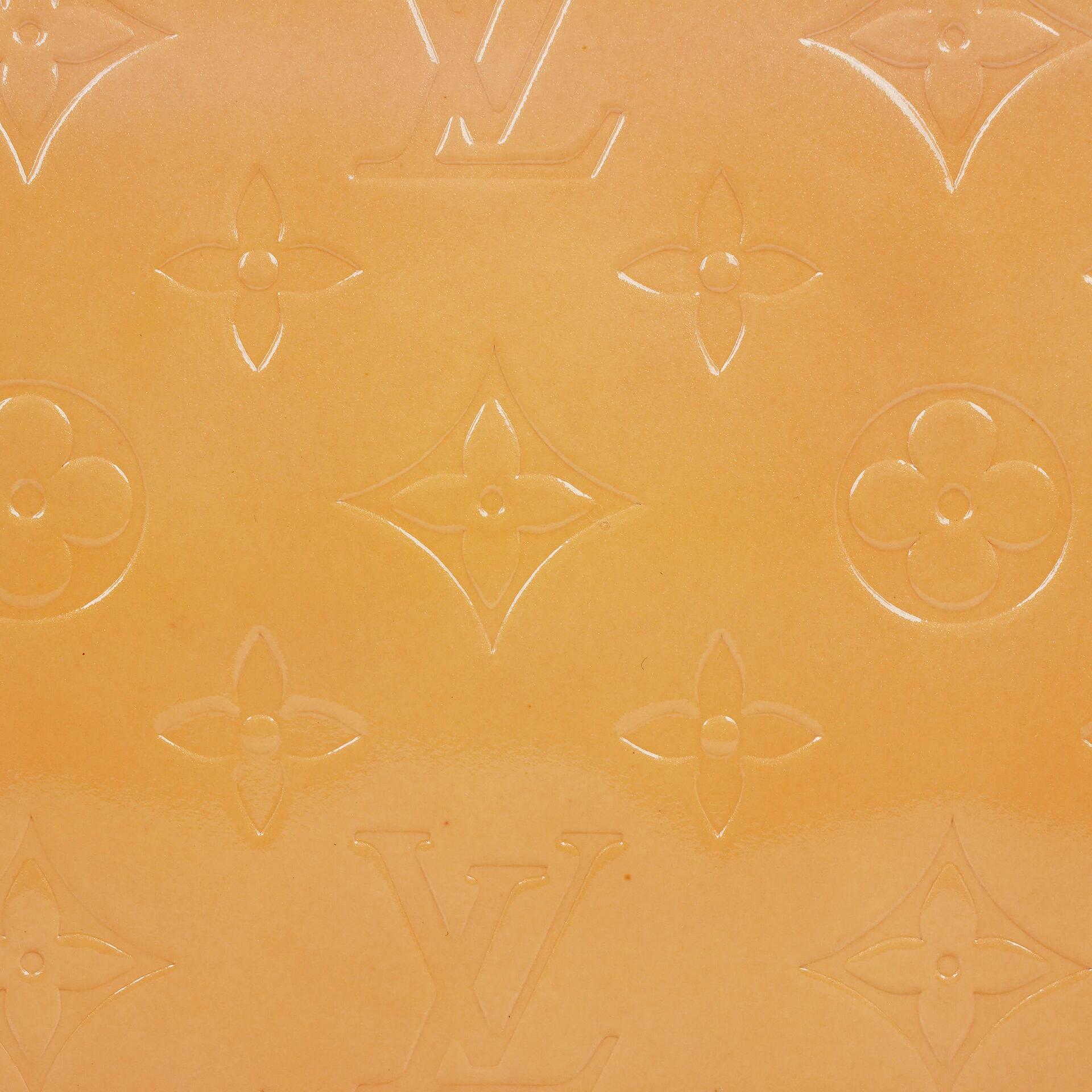 Louis Vuitton Lexington Clutch-Handtasche aus Monogram Vernis