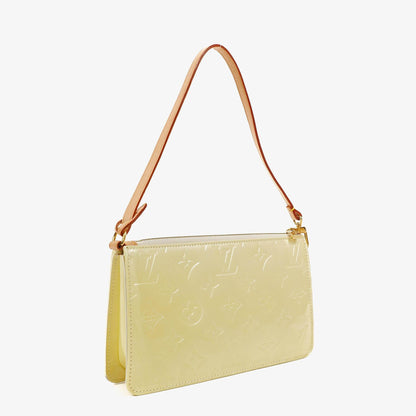 Louis Vuitton Lexington Täschchen aus Monogram Vernis in Perle
