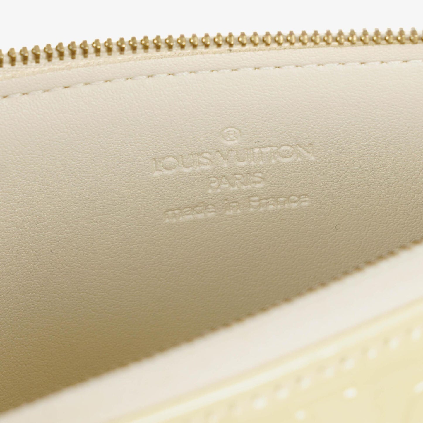 Louis Vuitton Lexington Täschchen aus Monogram Vernis in Perle