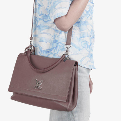 Louis Vuitton Lockme II Tasche aus Kalbsleder in Taupe Glace