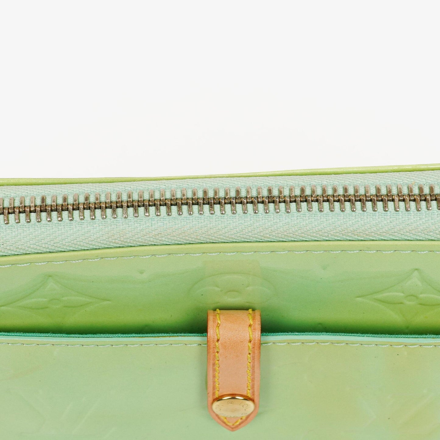 Louis Vuitton Mallory Square Schultertasche aus Monogram Vernis in Pfefferminz
