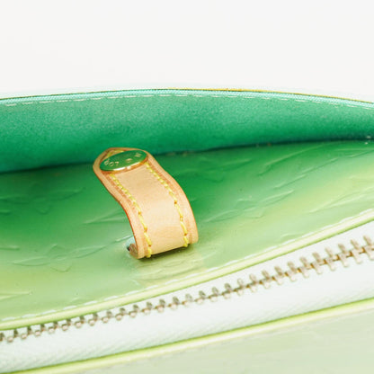 Louis Vuitton Mallory Square Schultertasche aus Monogram Vernis in Pfefferminz