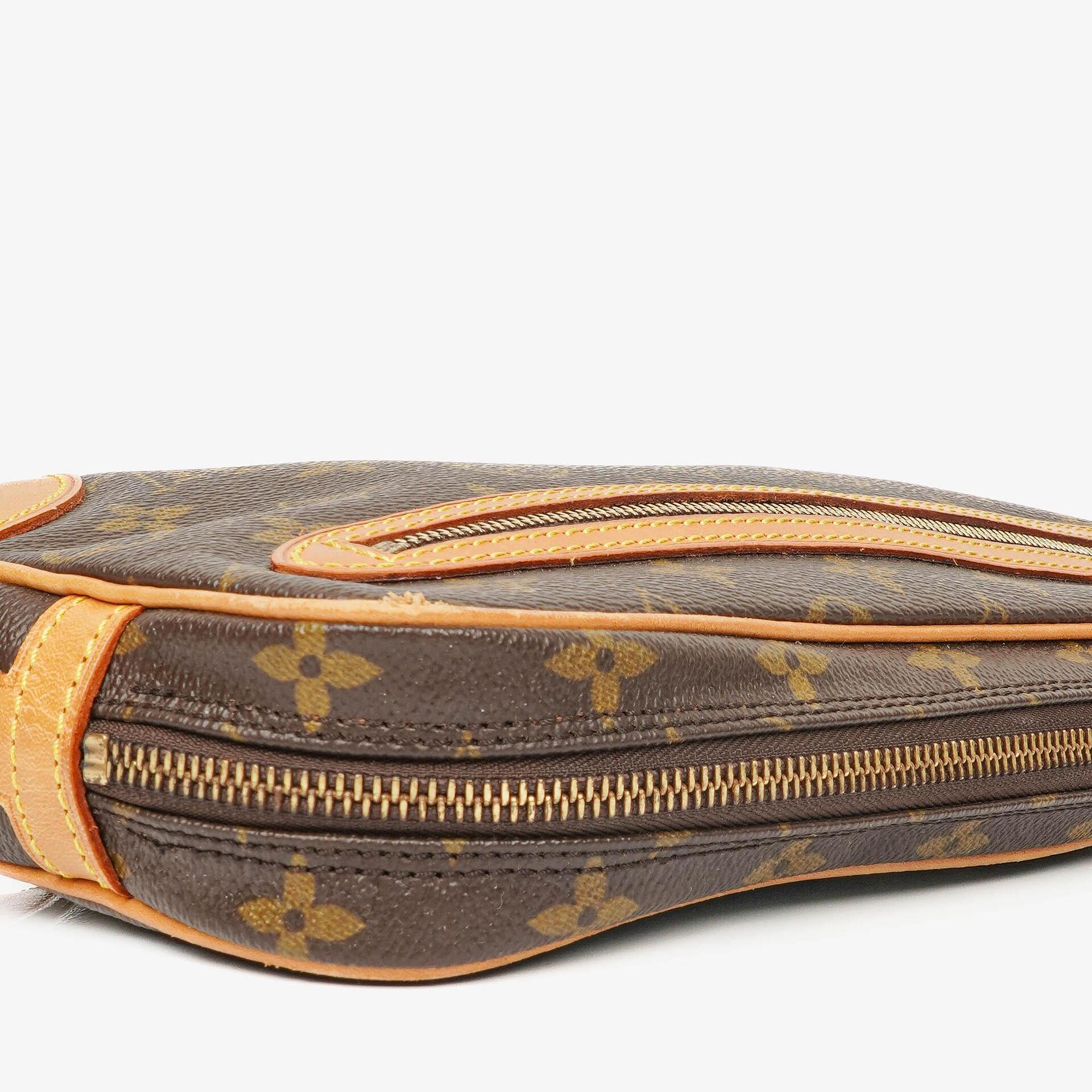 Louis Vuitton Marly Dragonne Pouch aus Monogram Canvas