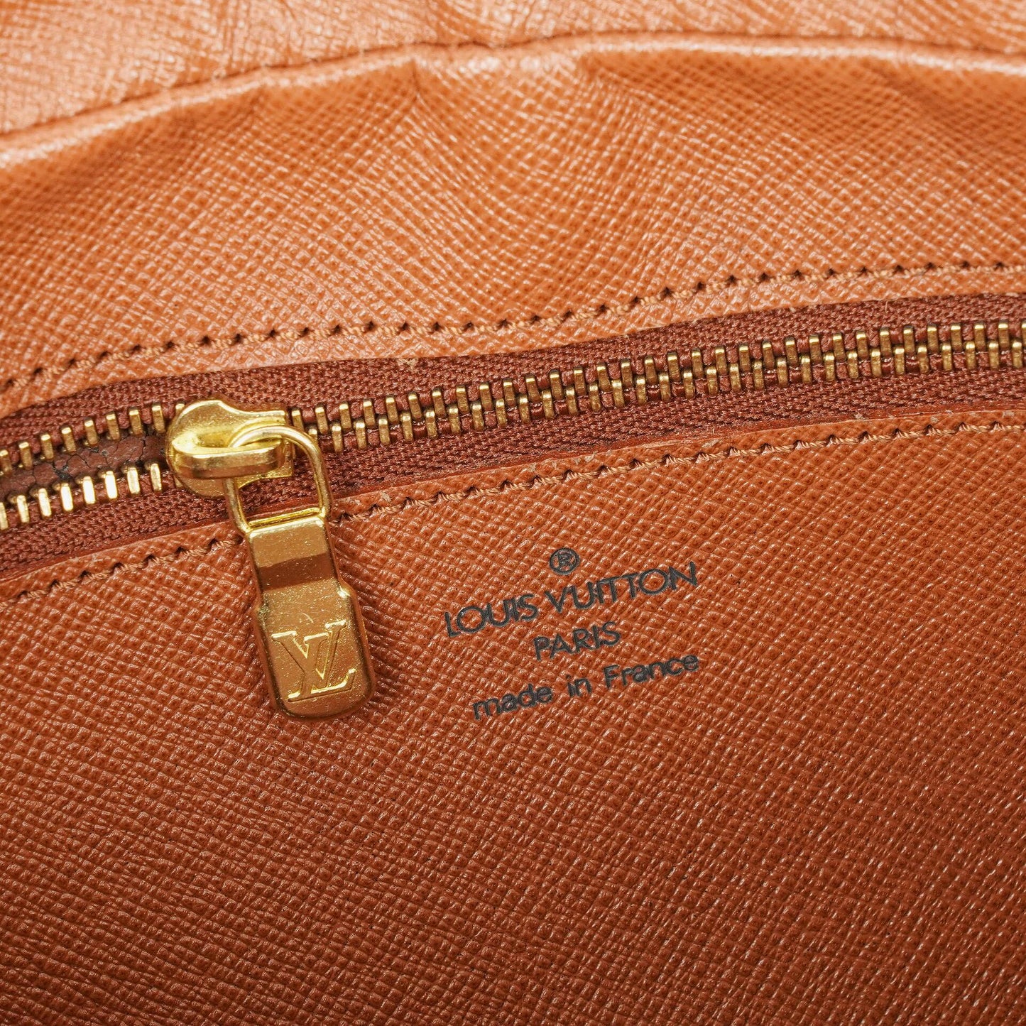 Louis Vuitton Marly Dragonne Pouch aus Monogram Canvas