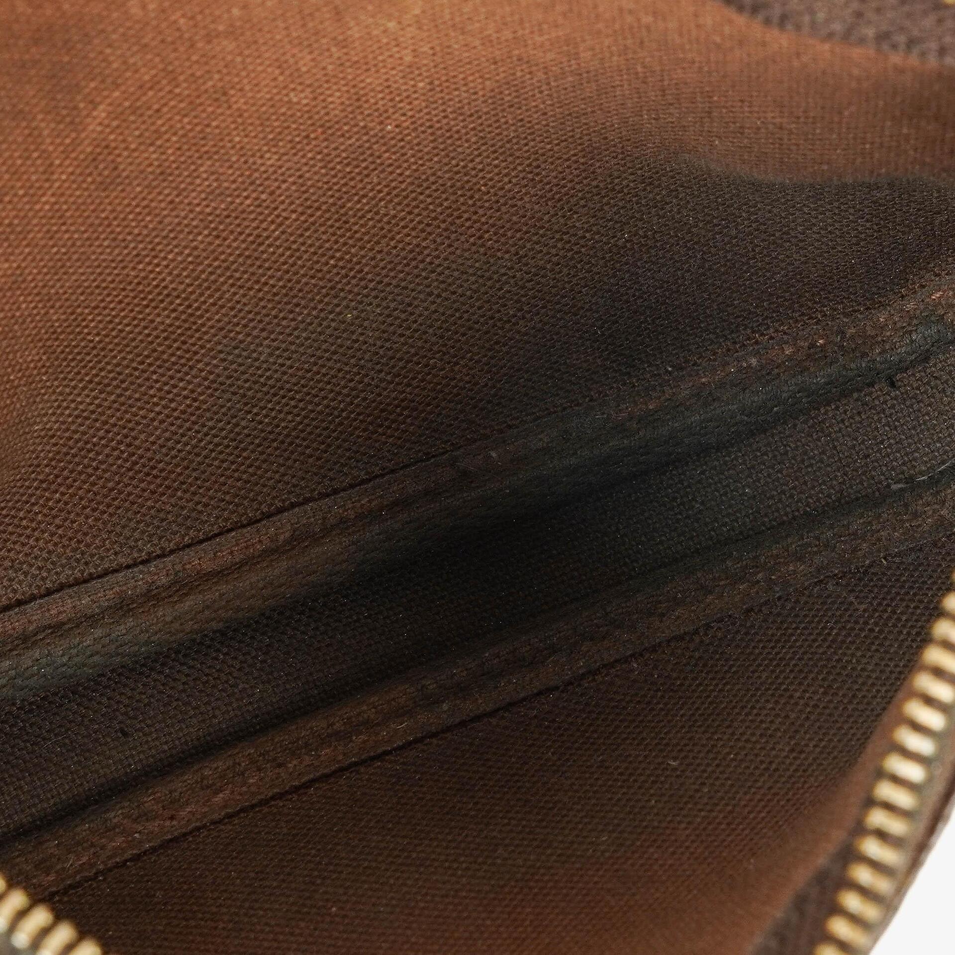 Louis Vuitton Mini Pochette Accessoires aus Monogram Canvas