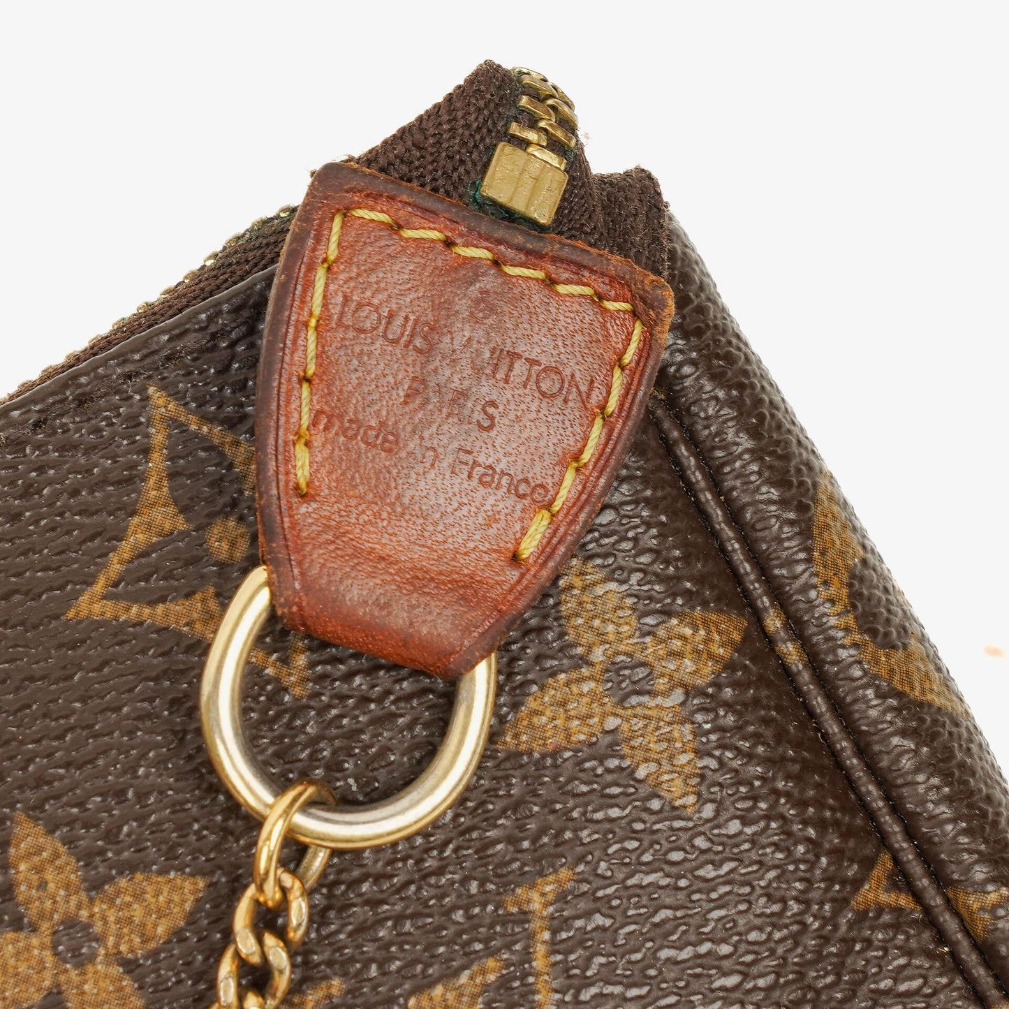Louis Vuitton Mini Pochette Accessoires aus Monogram Canvas