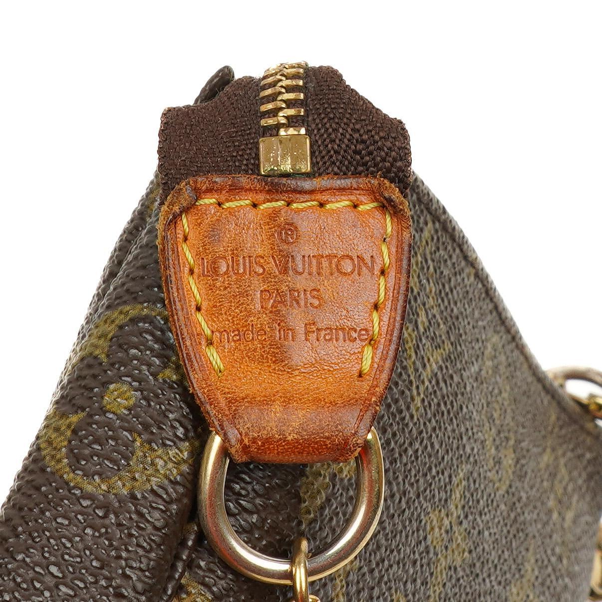 Louis Vuitton Mini Pochette Accessories Monogram Canvas Clutch-Tasche