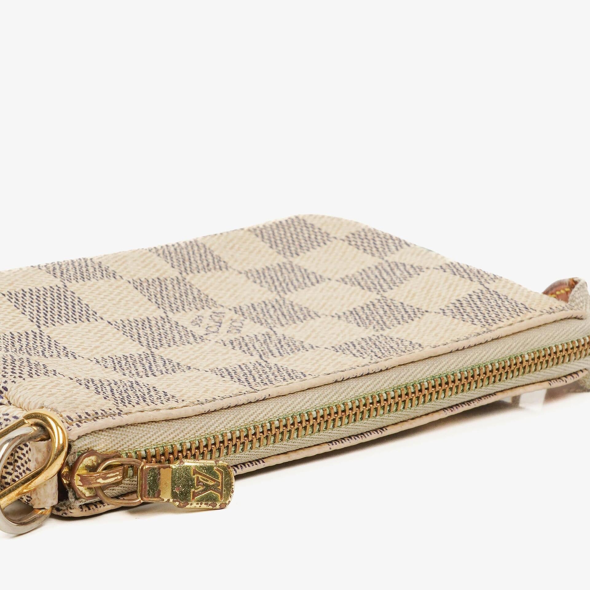 Louis Vuitton Mini Pochette aus Damier Azur Canvas