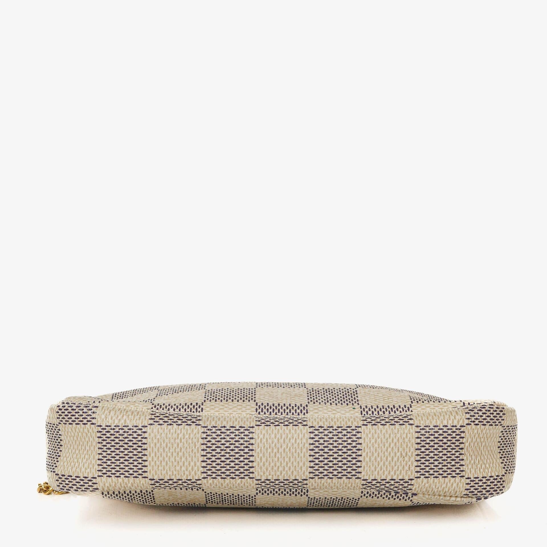 Louis Vuitton Mini Pochette aus Damier Azur Canvas