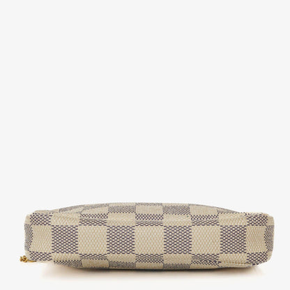 Louis Vuitton Mini Pochette aus Damier Azur Canvas