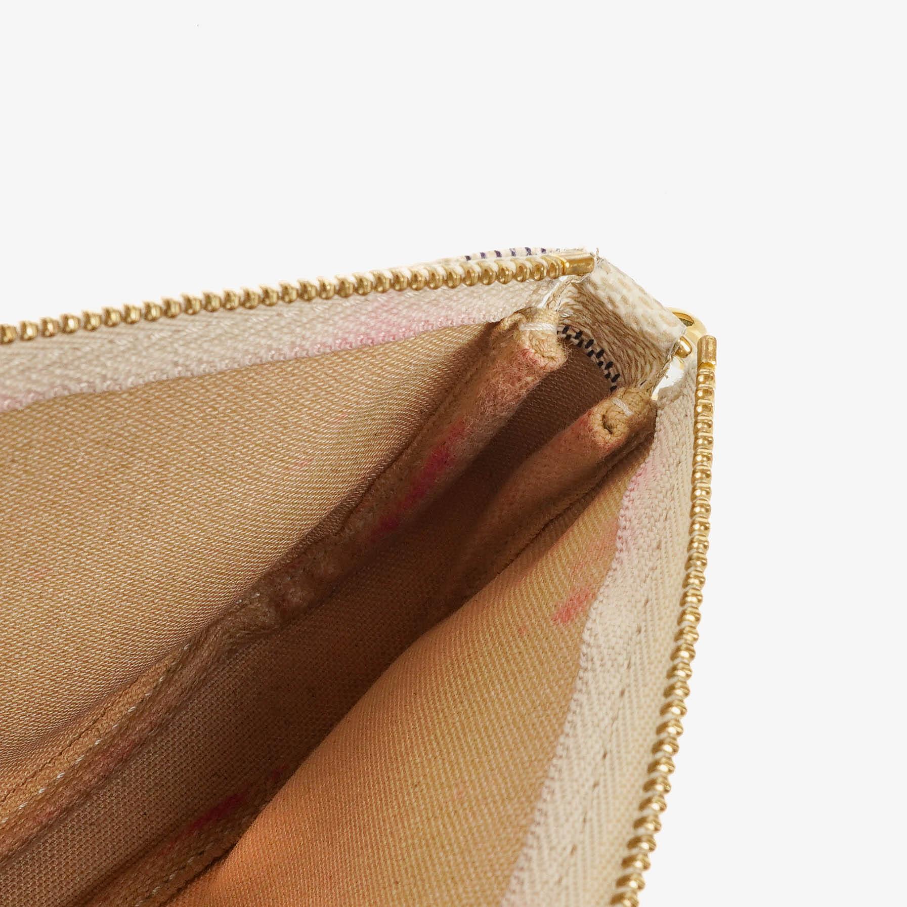 Louis Vuitton Mini Pochette aus Damier Azur Canvas
