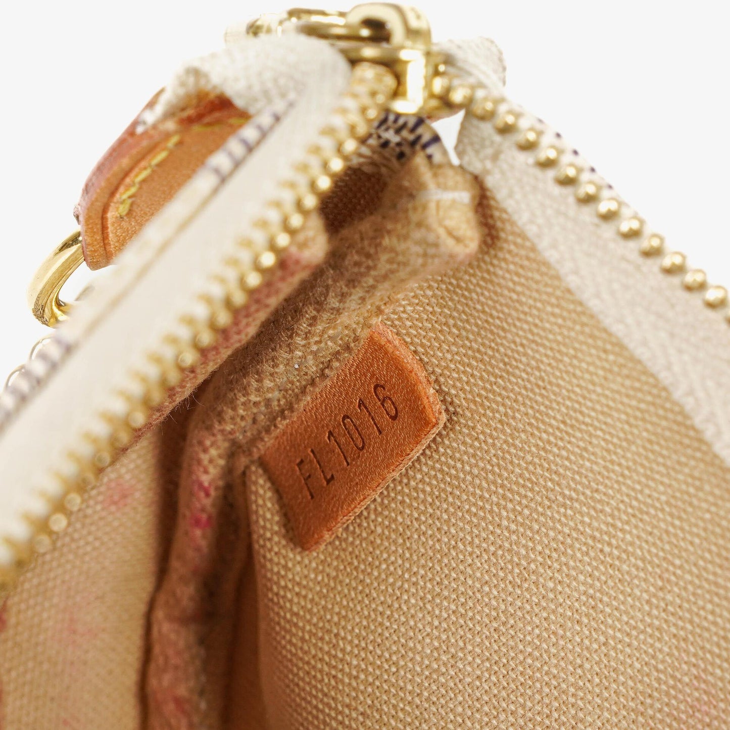Louis Vuitton Mini Pochette aus Damier Azur Canvas