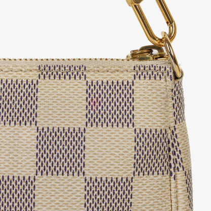 Louis Vuitton Mini Pochette aus Damier Azur Canvas
