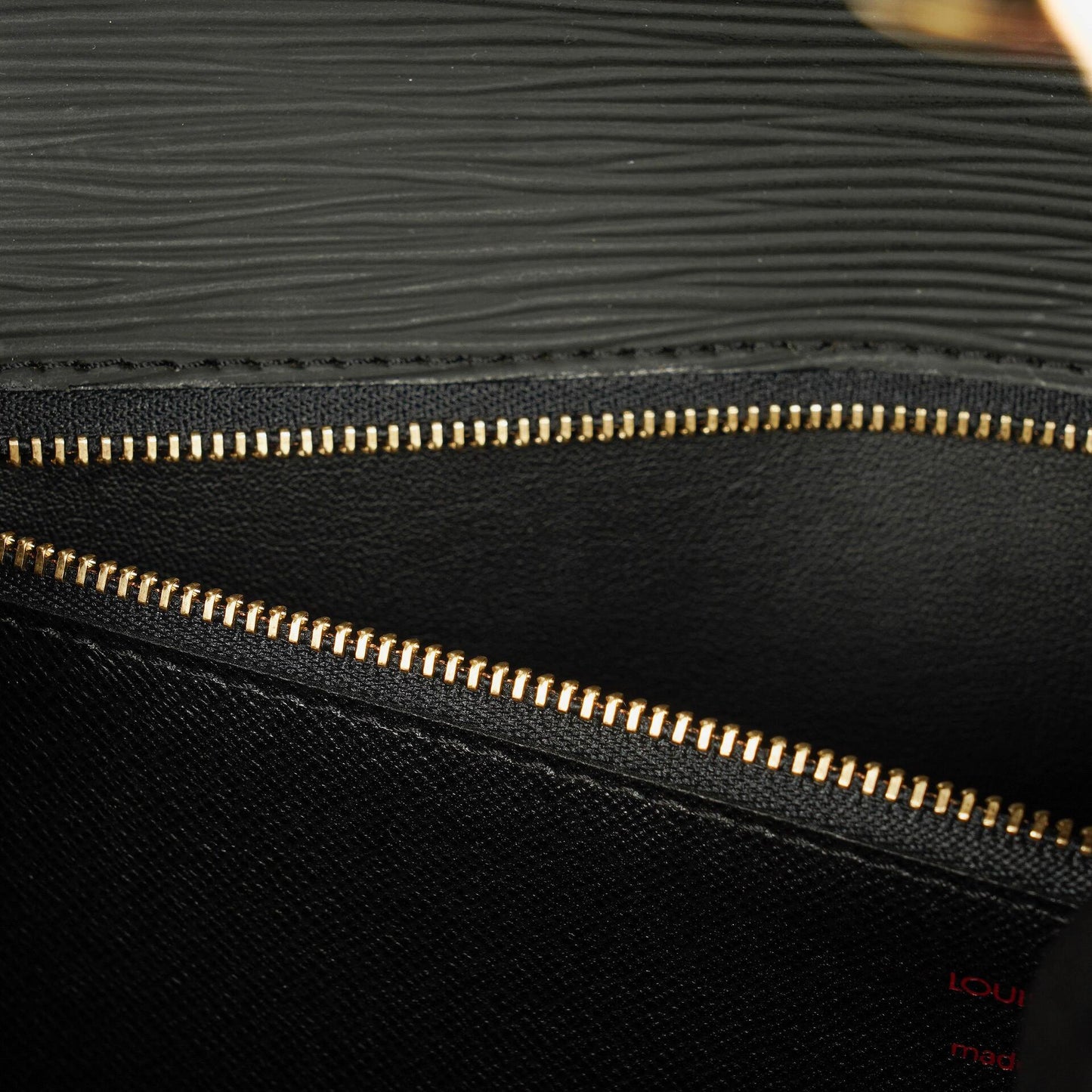 Louis Vuitton Monceau Handtasche aus schwarzem Epi Leder