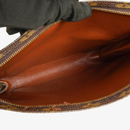 Louis Vuitton 26 Kulturtasche aus Monogram Canvas